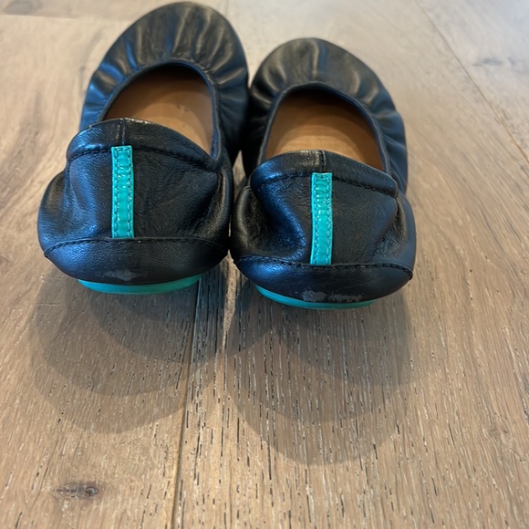 Tieks size 8 matte black ballet flats - Picture 3 of 6